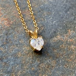 🎈Sale 🎈2 for $10 pretty crystal diamond look heart pendant gold (color) chain